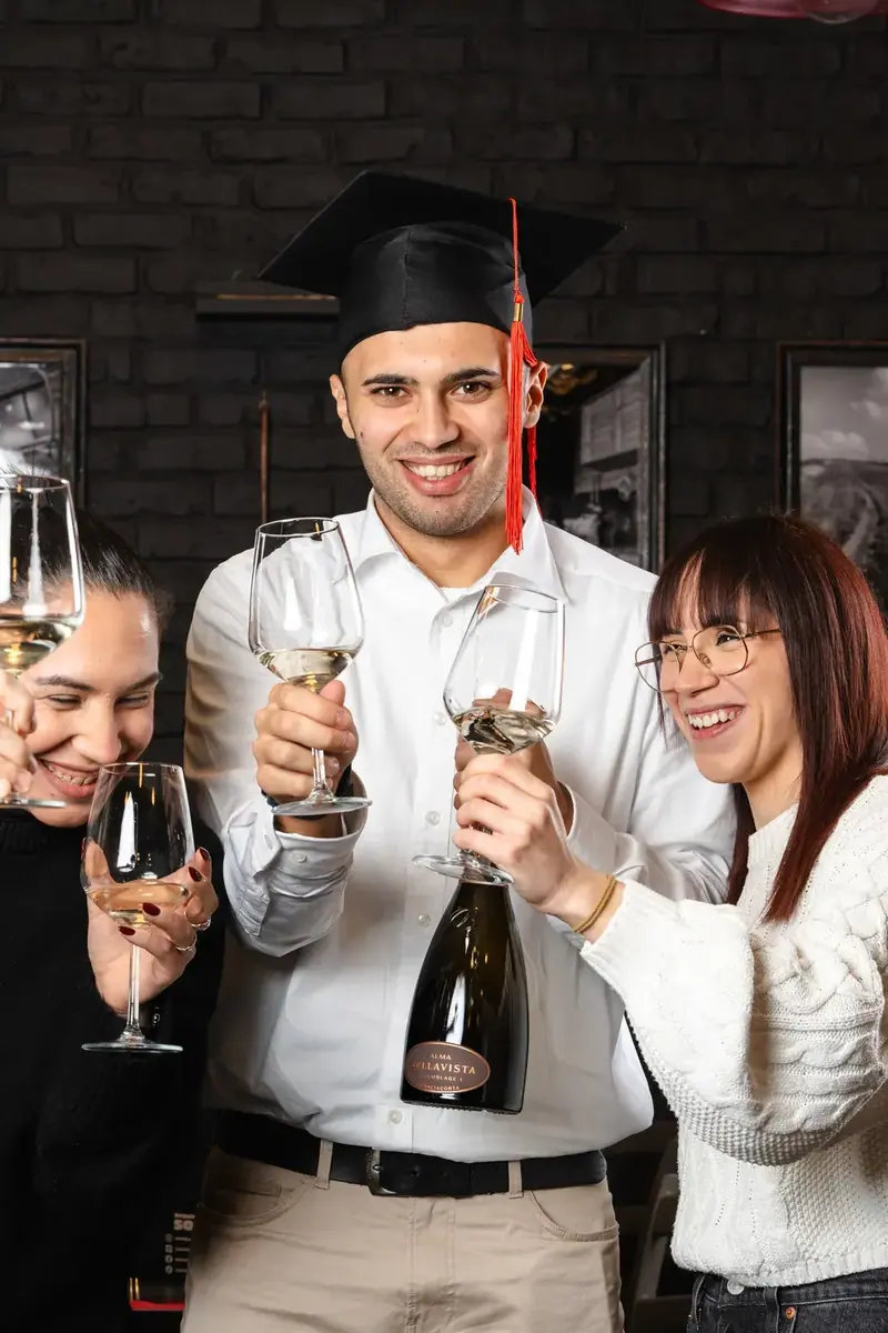 Una festa di laurea a tavola