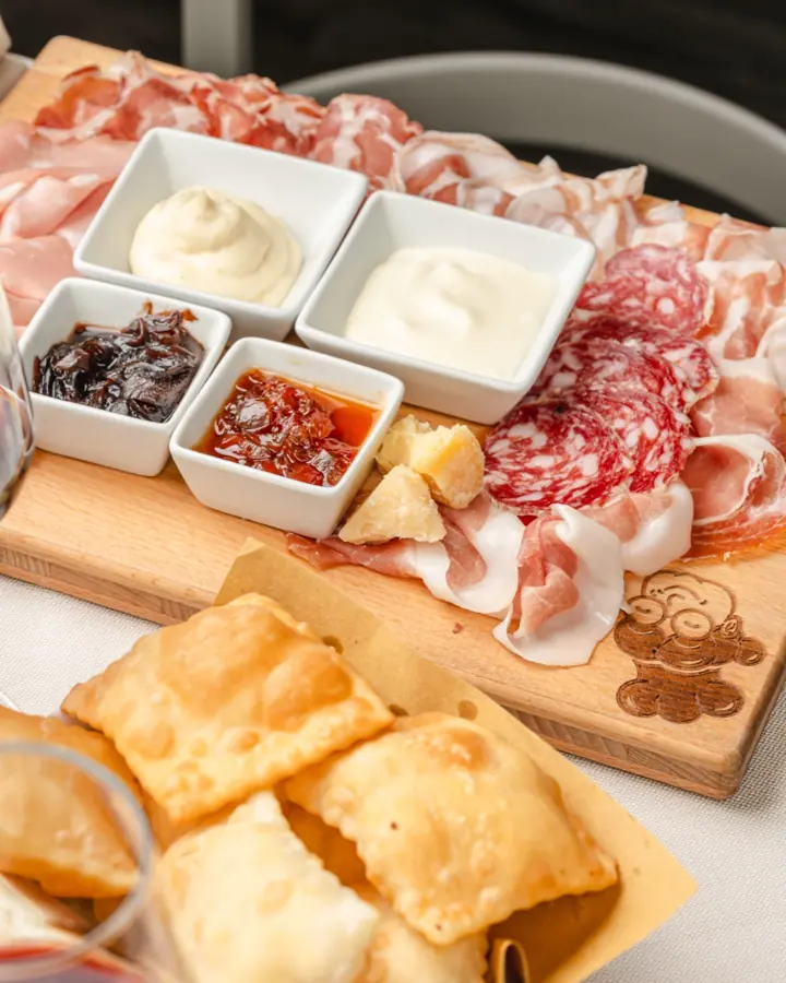 Il Gran Capriccio, the sharing board with cured meats from the Via Emilia
