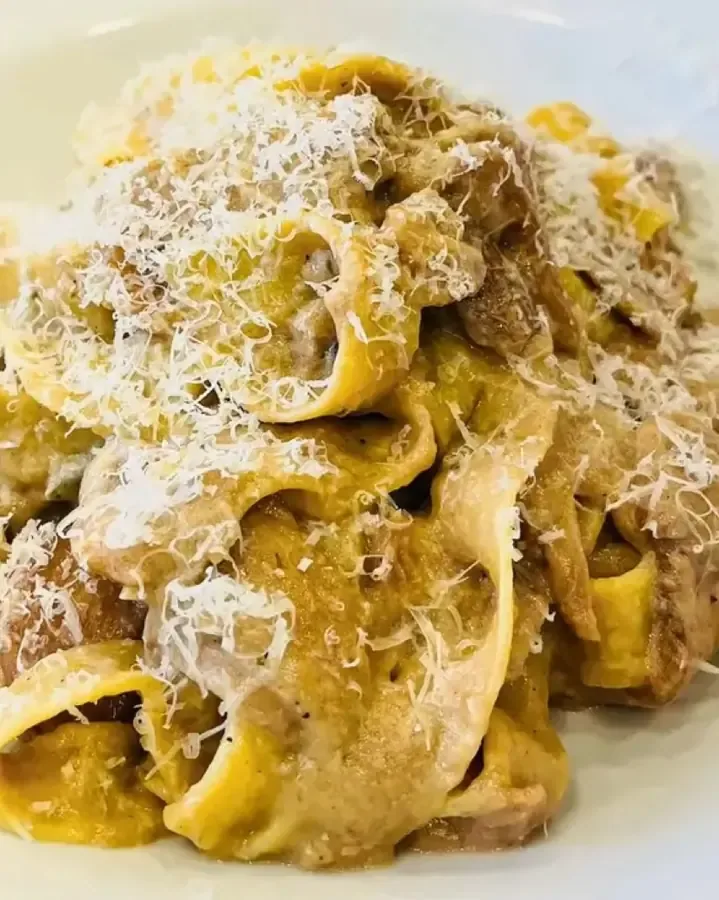 Le Pappardelle ai Cinque Pomodori, sfoglia tirata a mano