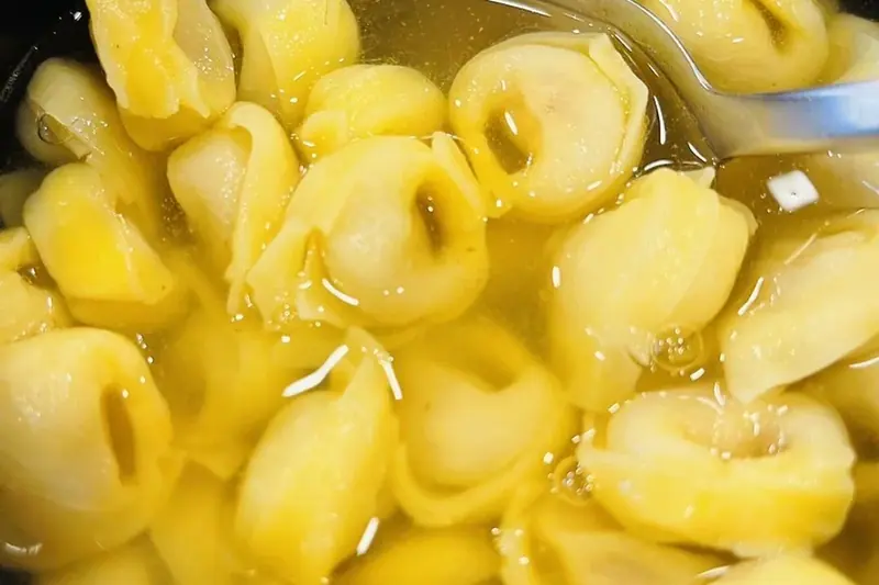 Tortellini in Brodo