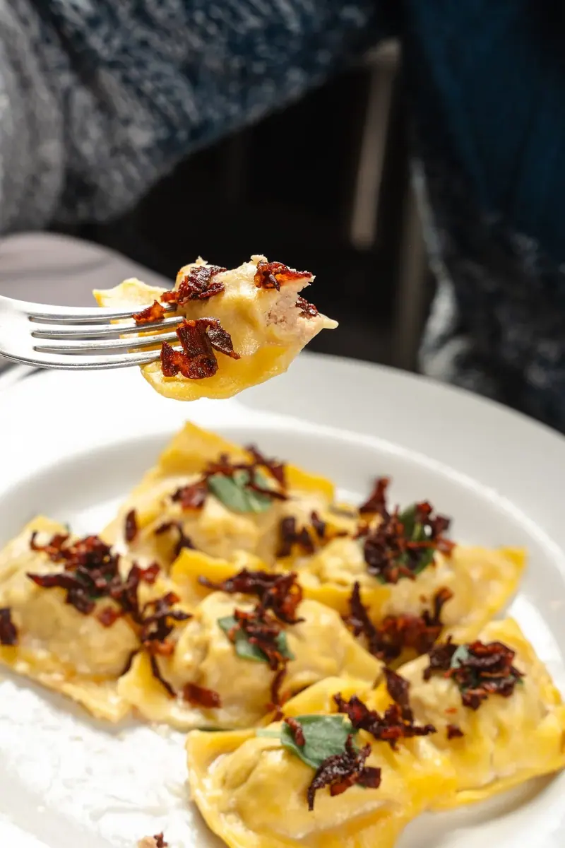Una forchettata di Ravioli con il Culatello